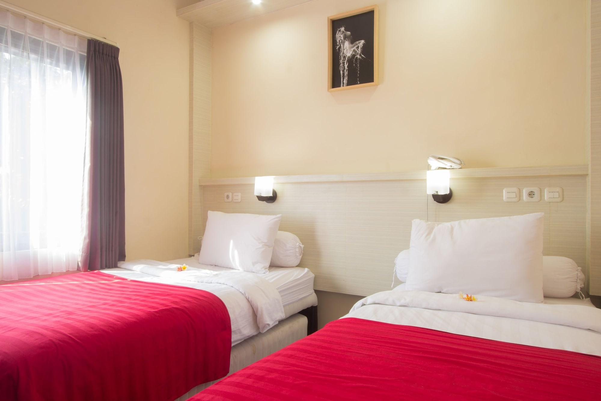 Maxi Hotel Kedonganan Jimbaran  Exterior photo