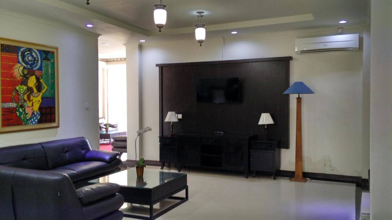 Maxi Hotel Kedonganan Jimbaran  Exterior photo
