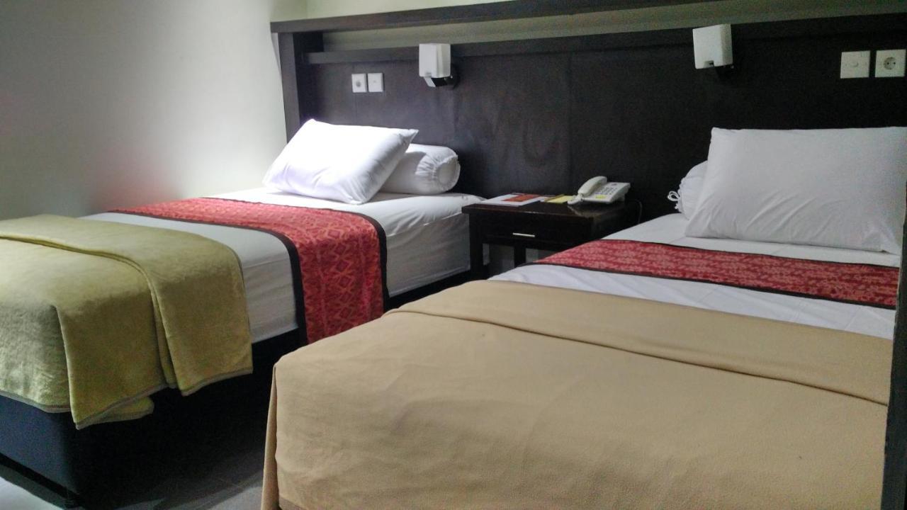 Maxi Hotel Kedonganan Jimbaran  Exterior photo