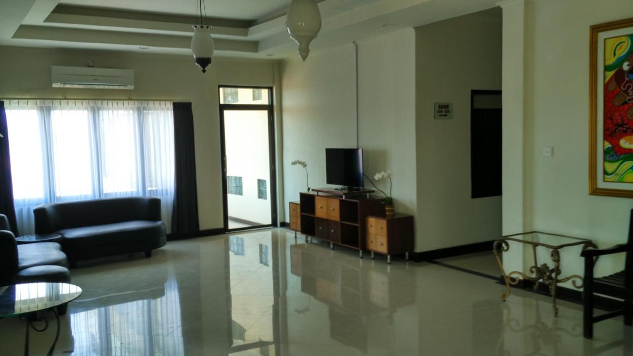 Maxi Hotel Kedonganan Jimbaran  Exterior photo